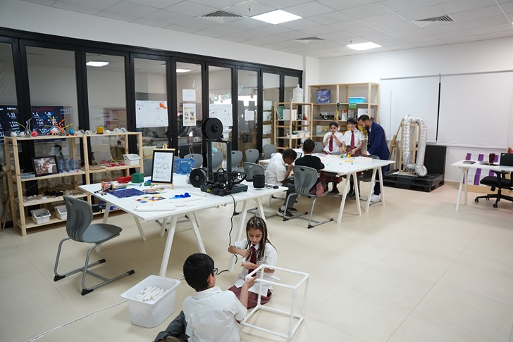 students in future lab